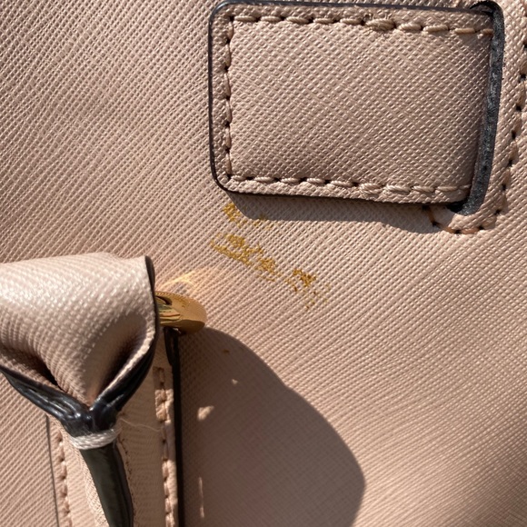 Micheal Kors Large Tote Bag - Picture 4 of 7